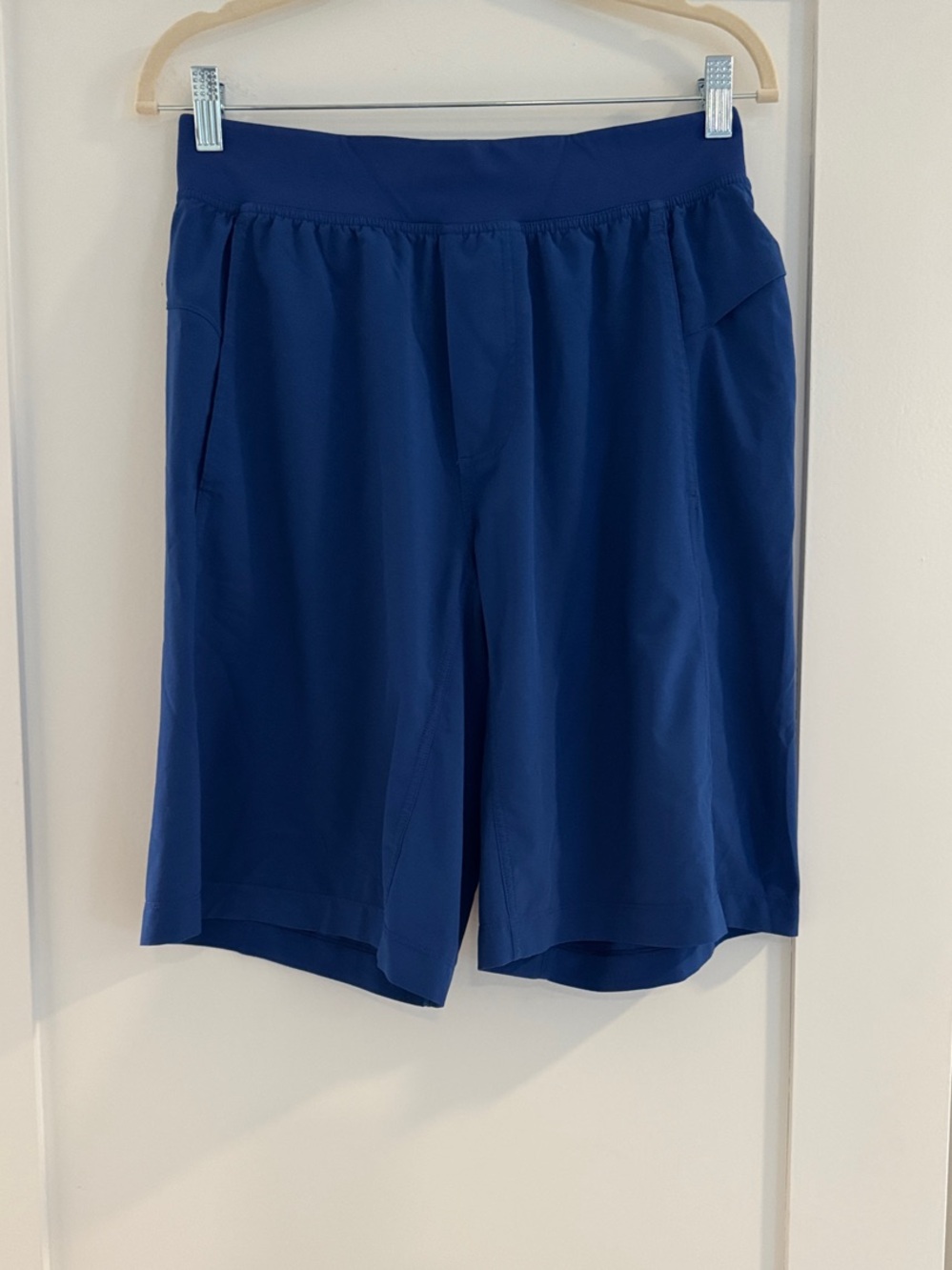 Lululemon Shorts Unlined Loose Fit Pocket Stretch in Blue | Size Medium